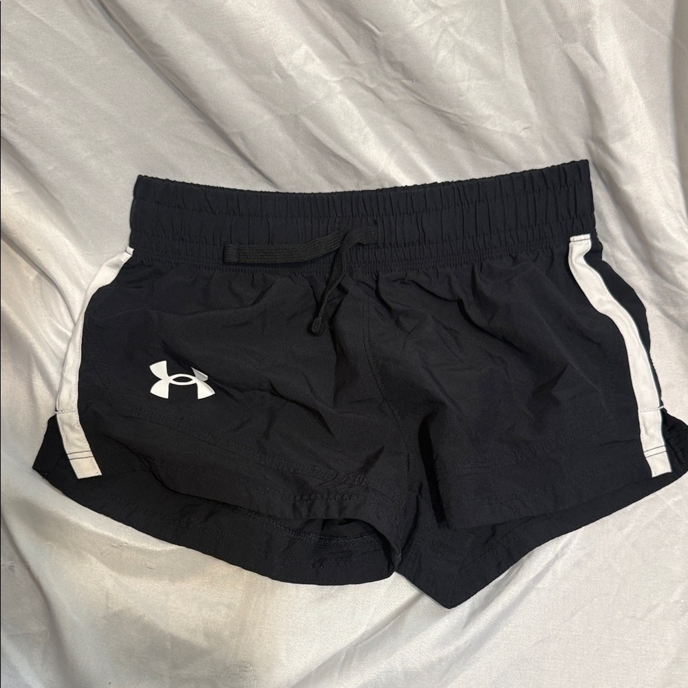 Under Armour Kid’s Size YSM (8) Black and White Athletic Shorts